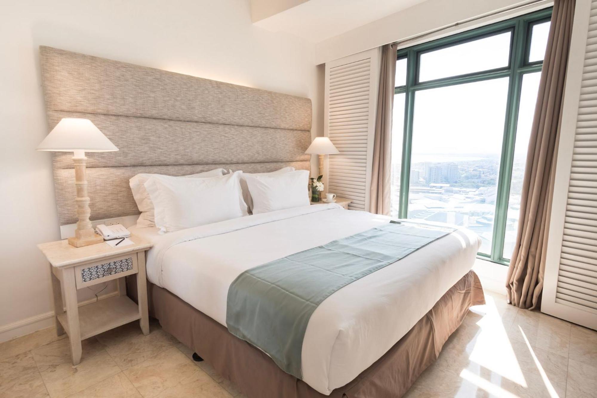 Vivere Hotel And Resorts Muntinlupa City Exteriör bild