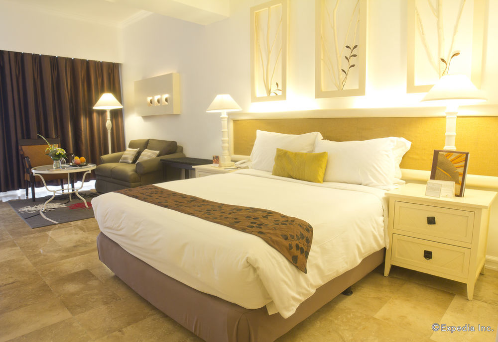 Vivere Hotel And Resorts Muntinlupa City Exteriör bild
